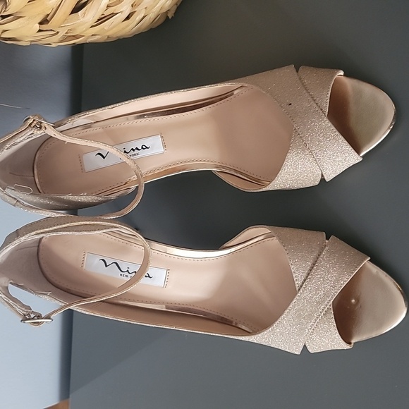 NINA Princess Gold Peep Toe Heels - Picture 3 of 13